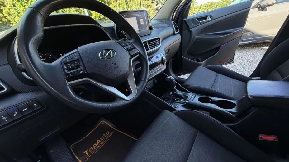 HYUNDAI Tucson -
