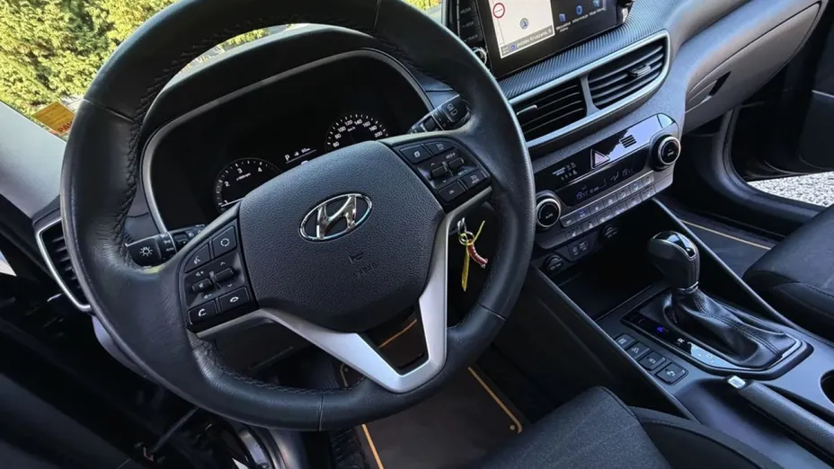 HYUNDAI Tucson -