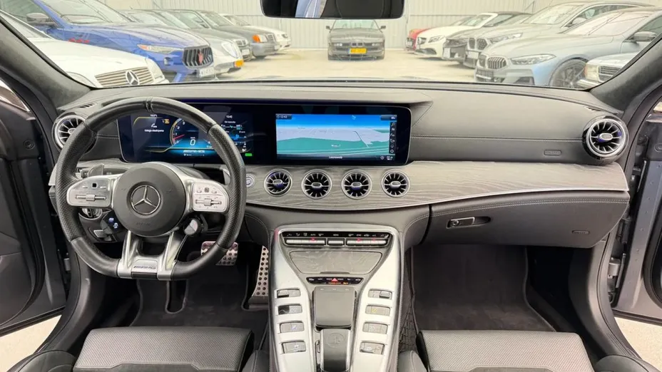 MERCEDES-BENZ AMG GT -