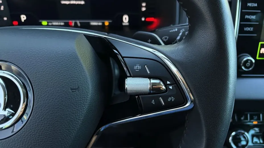 SKODA Karoq -