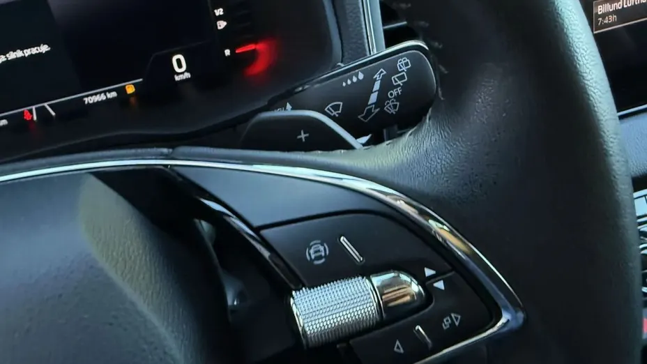 SKODA Karoq -