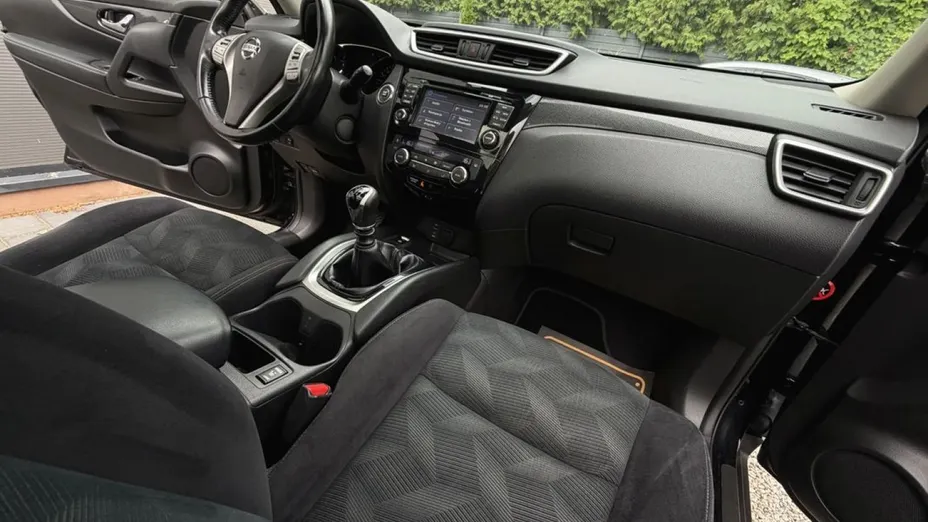 NISSAN X-Trail -