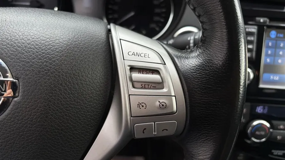 NISSAN X-Trail -