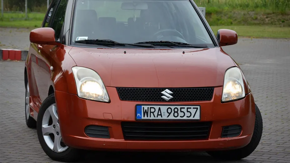 SUZUKI Swift -