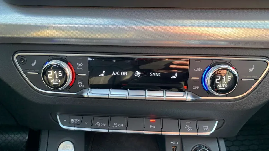 AUDI Q5 -