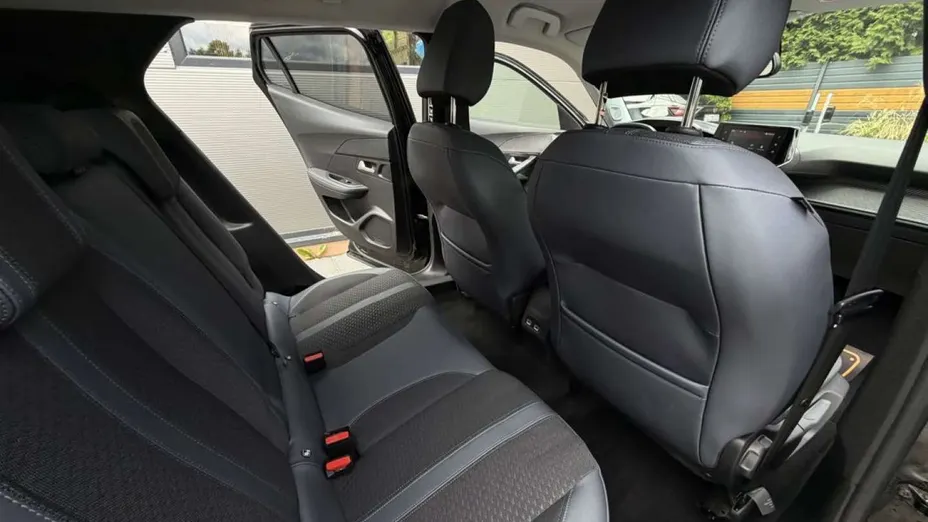 PEUGEOT 2008 -
