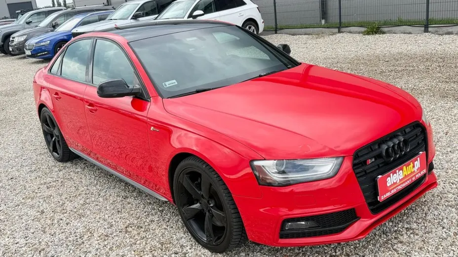 AUDI S4 -