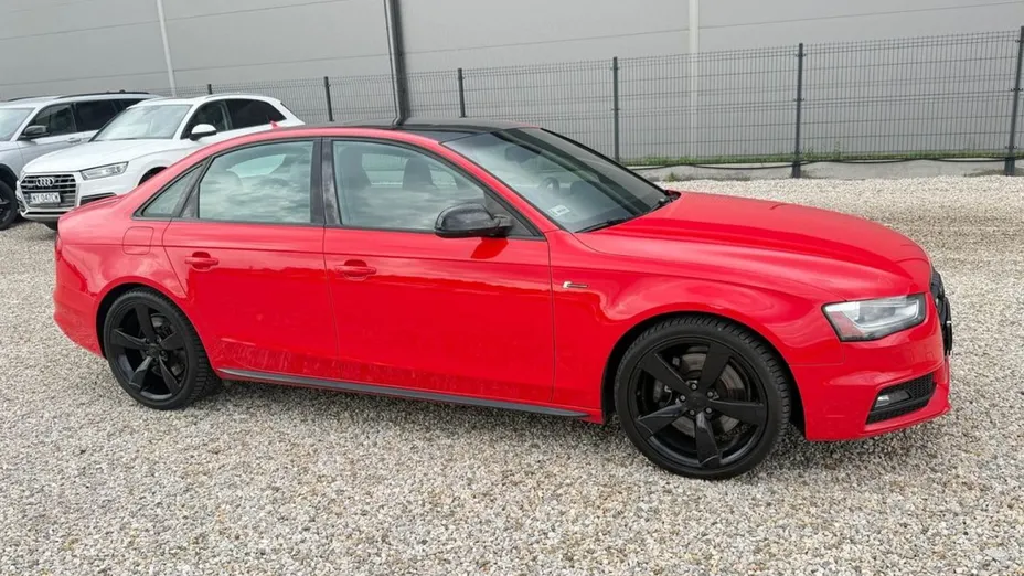 AUDI S4 -