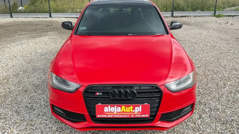 AUDI S4 -
