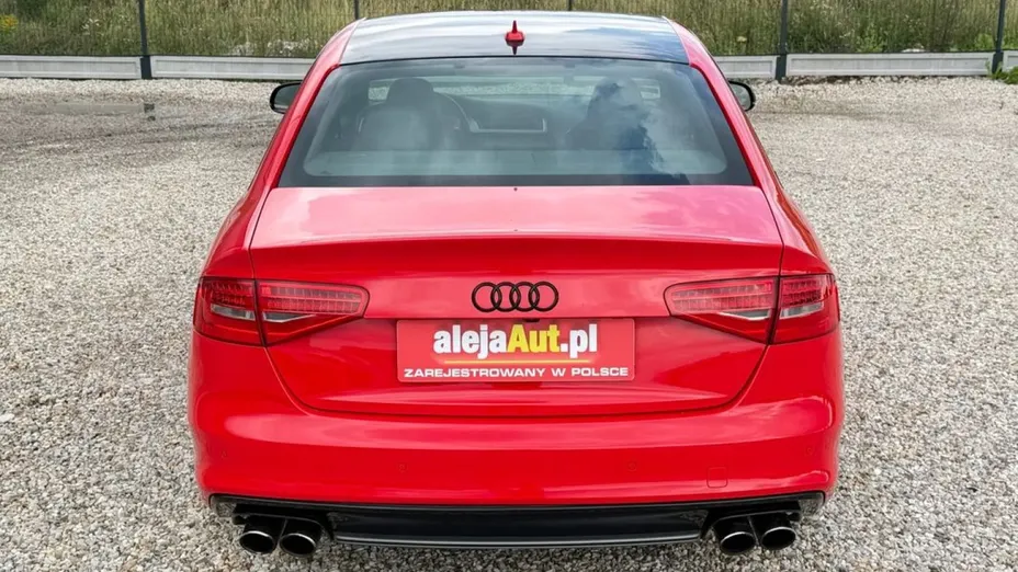 AUDI S4 -