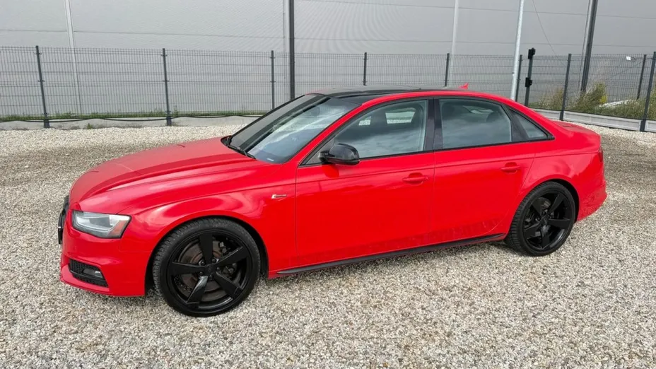 AUDI S4 -
