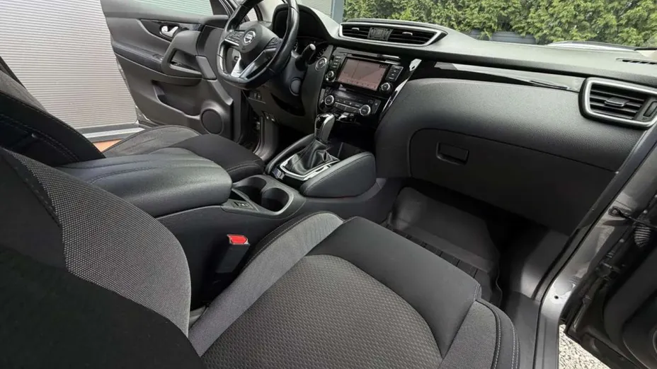 NISSAN Qashqai -