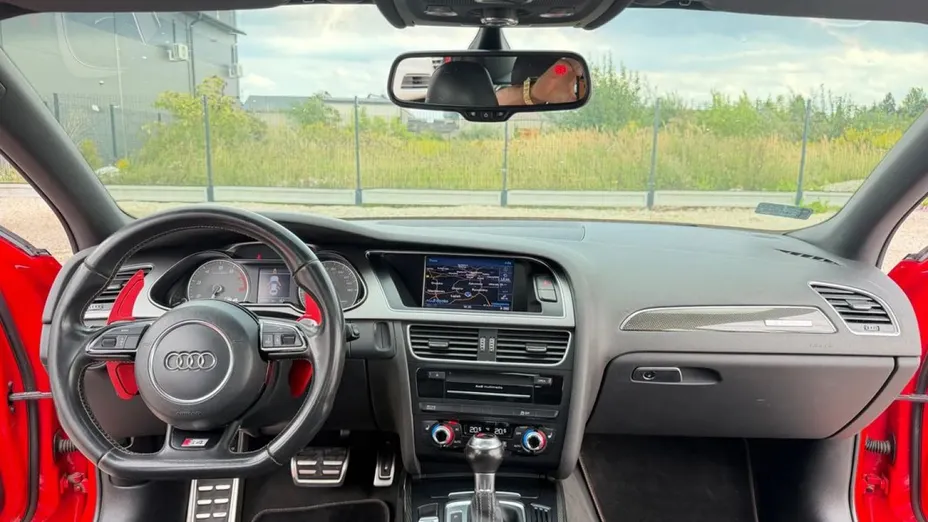AUDI S4 -
