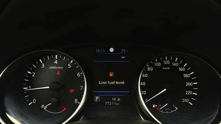 NISSAN Qashqai -