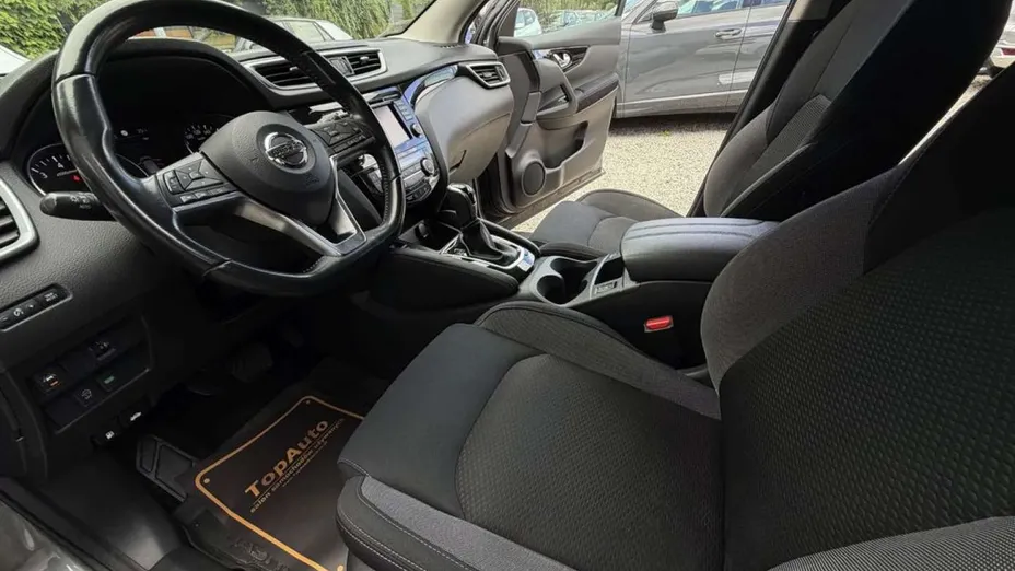 NISSAN Qashqai -