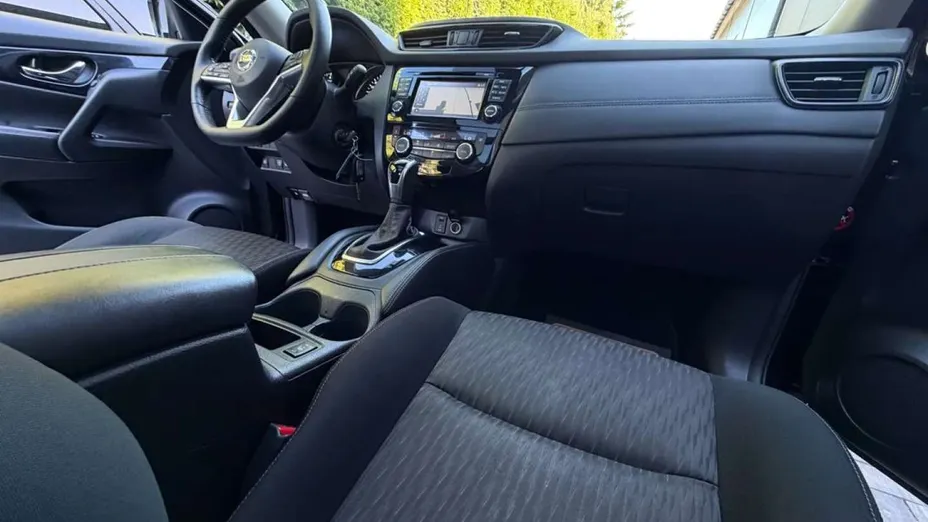 NISSAN X-Trail -