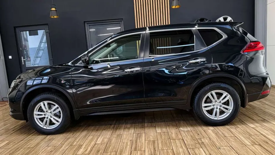 NISSAN X-Trail -
