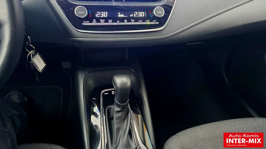 TOYOTA Corolla -