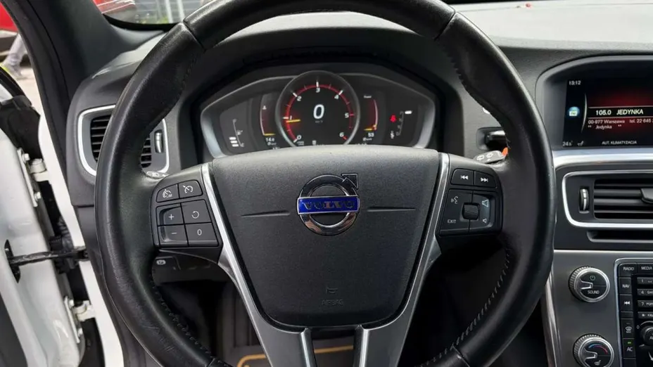 VOLVO V60 -