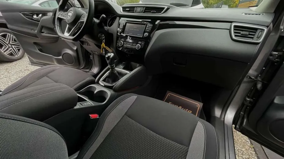 NISSAN Qashqai -