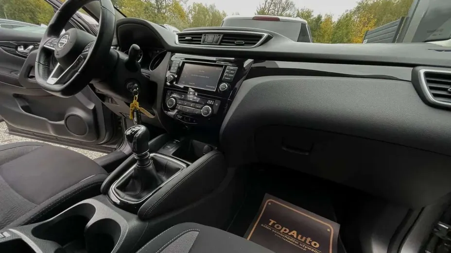 NISSAN Qashqai -