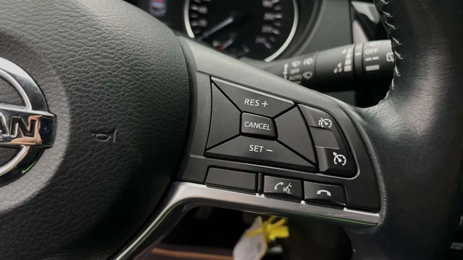 NISSAN Qashqai -