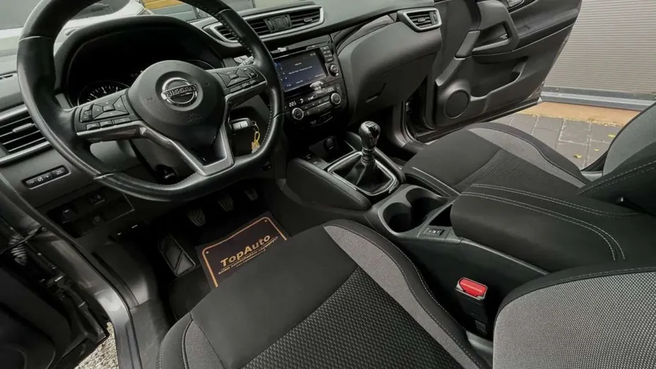 NISSAN Qashqai -