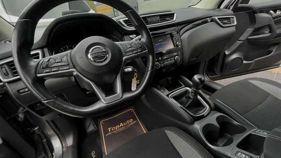 NISSAN Qashqai -