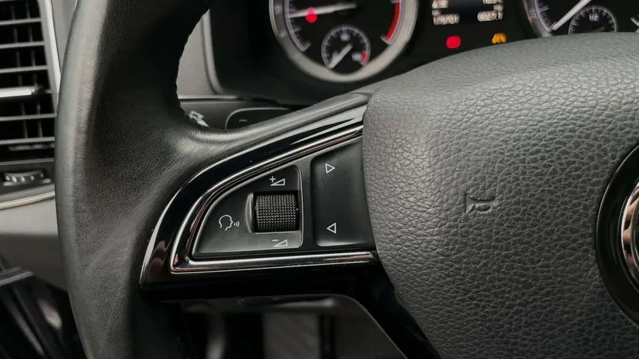 SKODA Karoq -