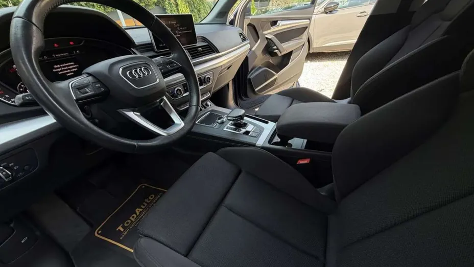 AUDI Q5 -