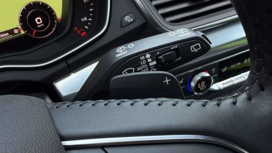 AUDI Q5 -