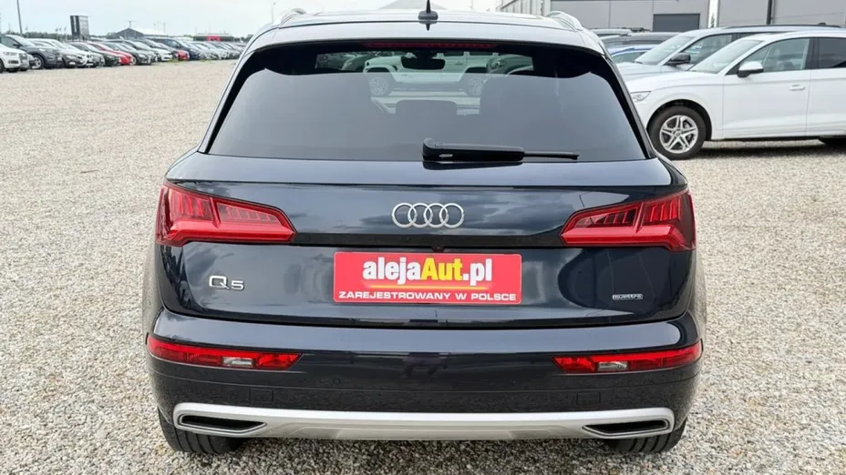 AUDI Q5 -