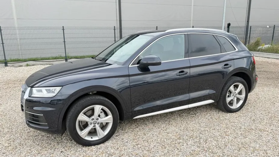 AUDI Q5 -