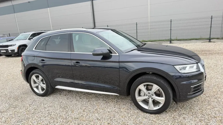 AUDI Q5 -