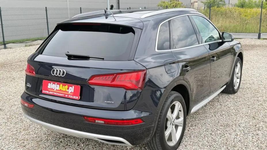 AUDI Q5 -