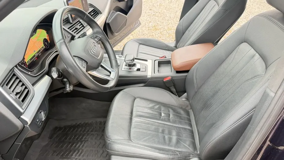 AUDI Q5 -
