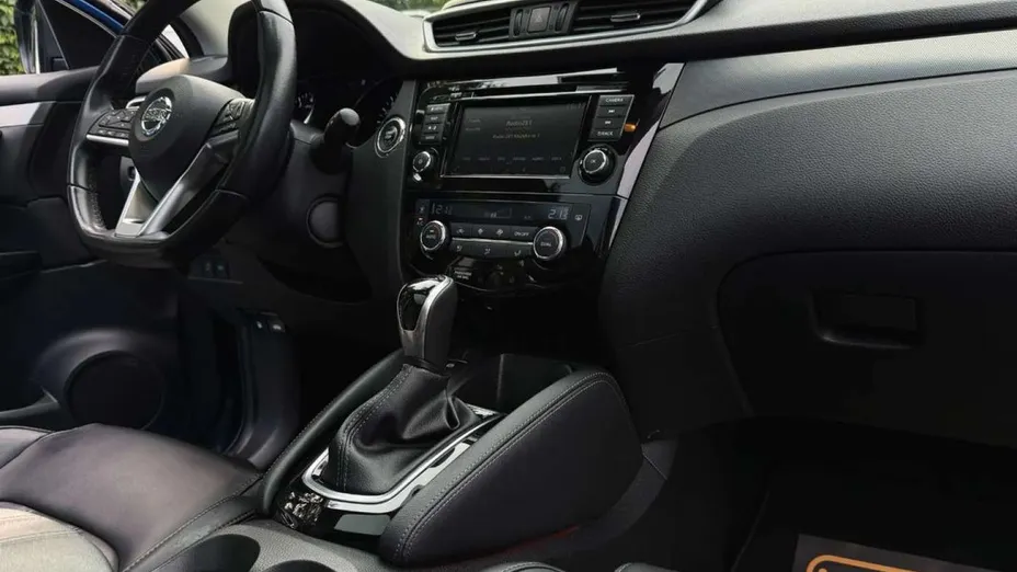 NISSAN Qashqai -