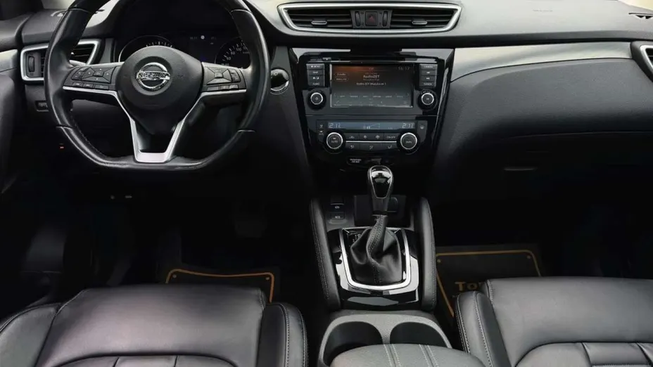 NISSAN Qashqai -