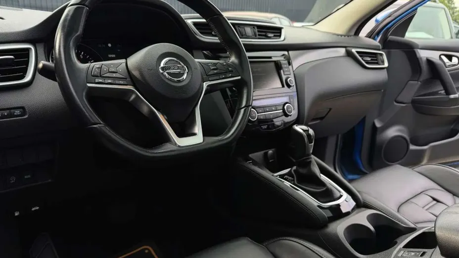 NISSAN Qashqai -