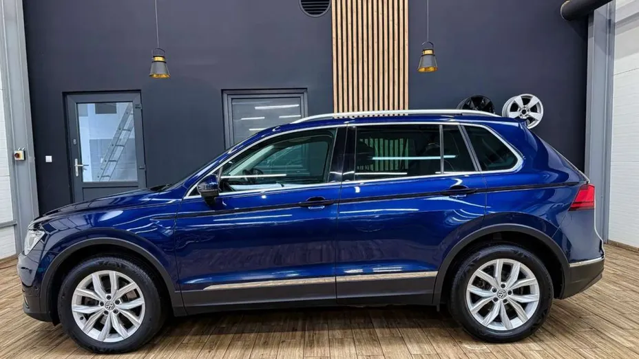 VOLKSWAGEN Tiguan -