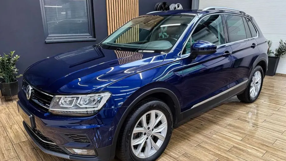 VOLKSWAGEN Tiguan -