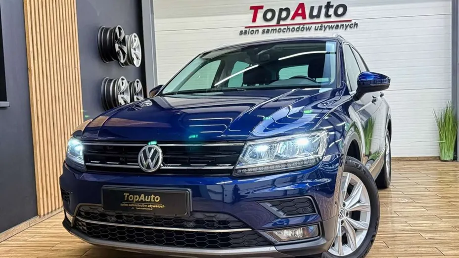 VOLKSWAGEN Tiguan -