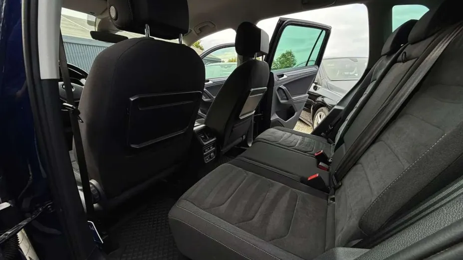 VOLKSWAGEN Tiguan -