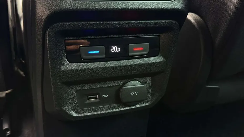VOLKSWAGEN Tiguan -