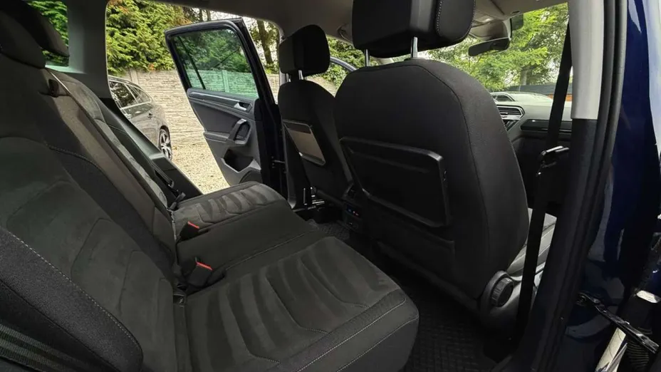 VOLKSWAGEN Tiguan -