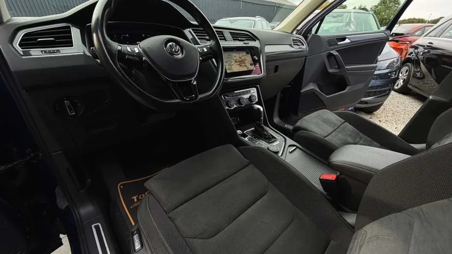 VOLKSWAGEN Tiguan -