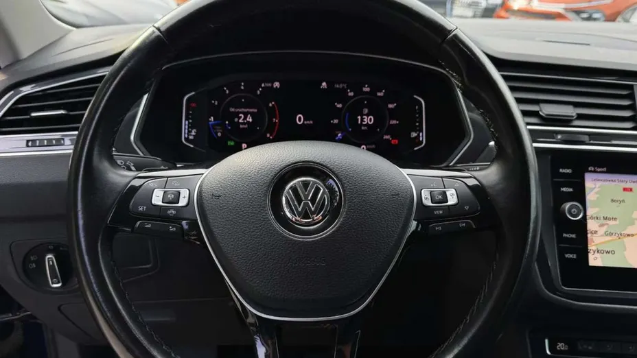 VOLKSWAGEN Tiguan -