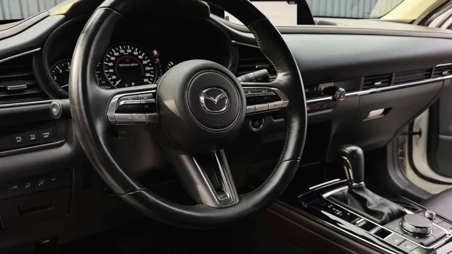 MAZDA CX-30 -
