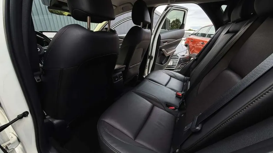 MAZDA CX-30 -