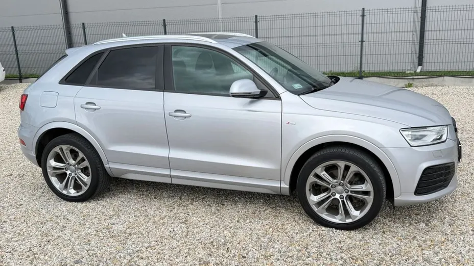 AUDI Q3 -